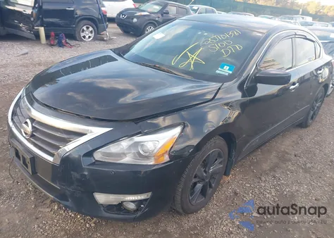2015 Nissan Altima 2.5 Sv z USA, uszkodzony, nr VIN 1N4AL3AP9FC162361